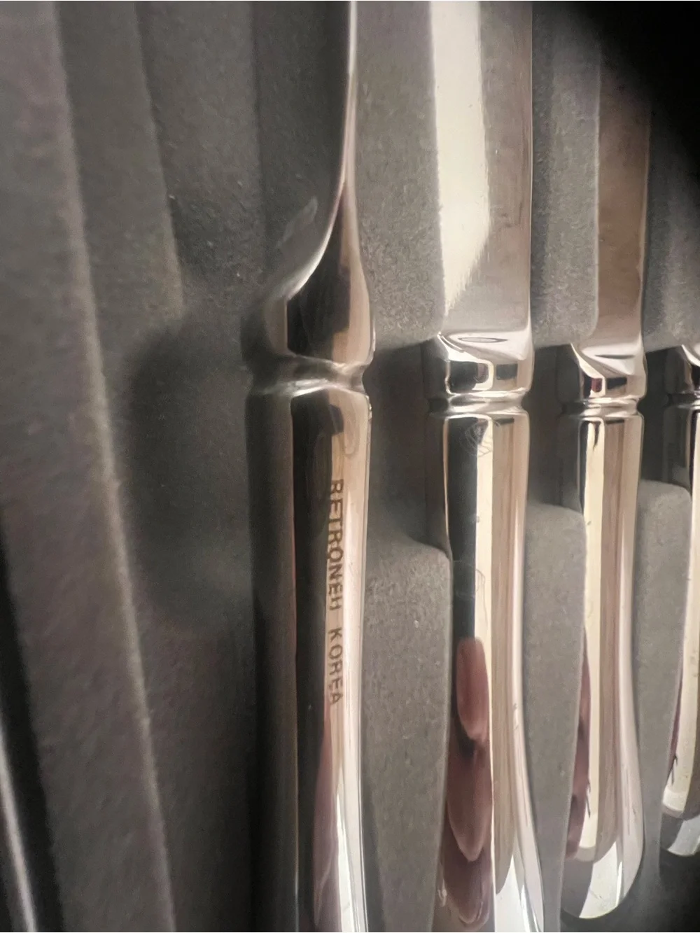 RETRONEU KENT STEAK KNIVES BOXED SET OF 4 NEW IN BOX
